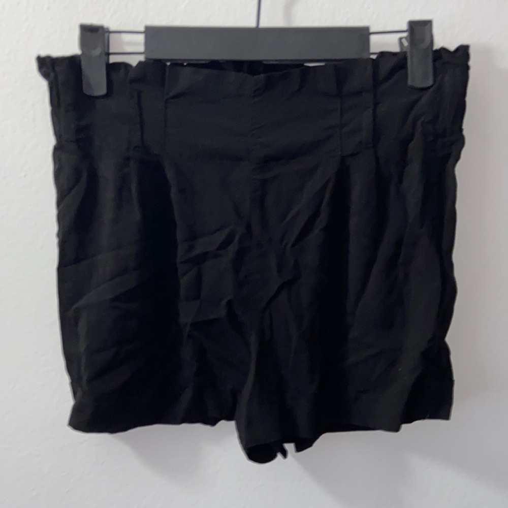 Black loose shorts